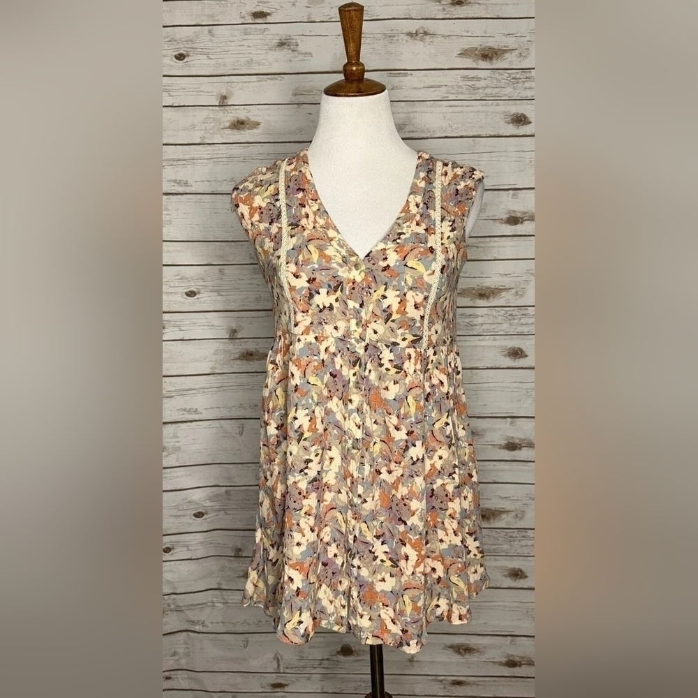 Anthropologie Vanessa Virginia floral babydoll tunic top Size Small